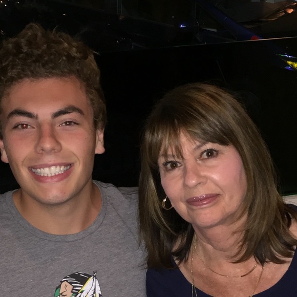 Meet your Posher, Gayle - Picture 1 of 1